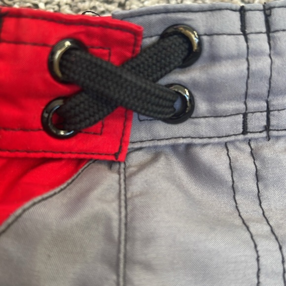 Boys swim trunks size 8 red gray black - Picture 3 of 16